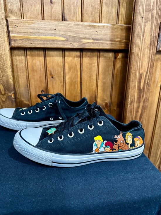 Converse All Stars Shoes - Women's Converse Chuck Taylor Scooby-Doo Low top sneakers - size 10